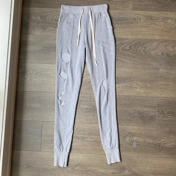 POL Women's Track pants Skinny Leg sweatpants Joggers Distressed Grey Size Small - Picture 3 of 11